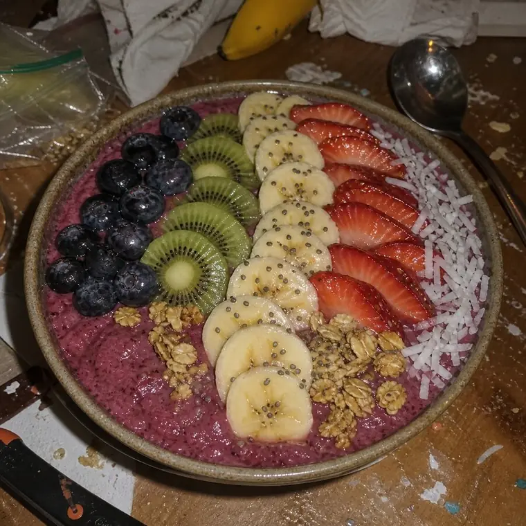 Açaí bowl: original phone photo